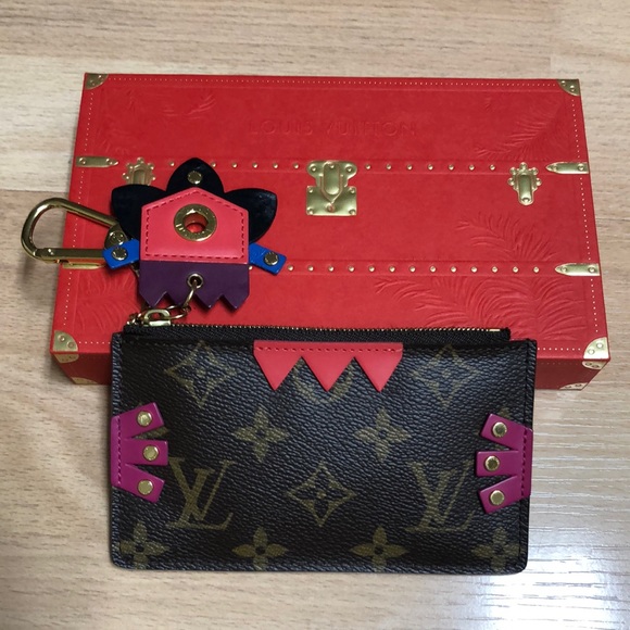🌺🌺 RARE 🌺🌺 Louis Vuitton TOTEM Coin Purse with charm - Picture 3 of 16